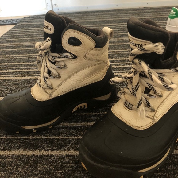 Columbia Winter Boots - Picture 2 of 4